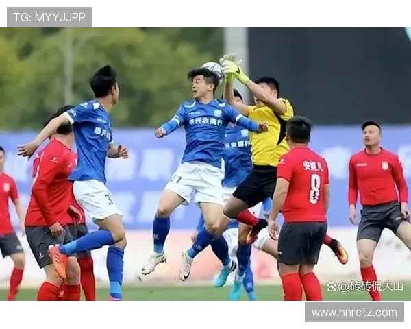 南京队滕帅形象争议升级！外教回应苏超 南哥之争：足球文化需要包容(2)